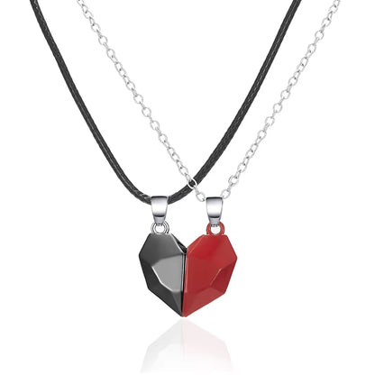 "AmourPulse Luxe Pendant Set – Magnetic Heartbeat Connection"