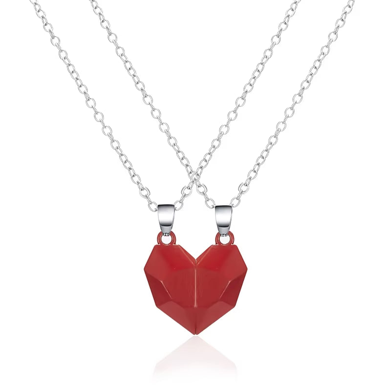 "AmourPulse Luxe Pendant Set – Magnetic Heartbeat Connection"