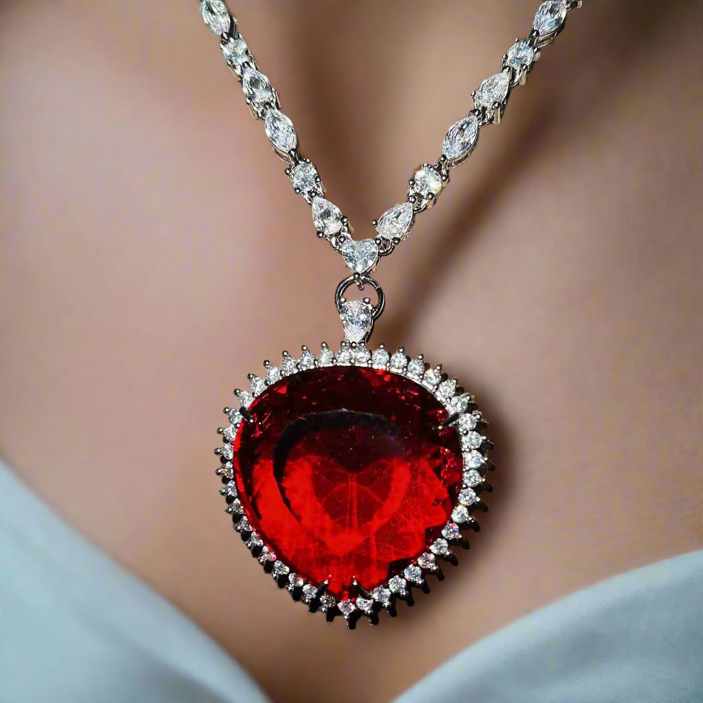 "Éclat d'Amour™ Big Heart Cubic Zirconia S925 Silver Necklace – Romantic Valentine's Day Jewelry"